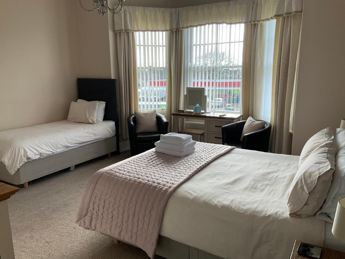 Glenora Guest House ウィットビー エクステリア 写真
