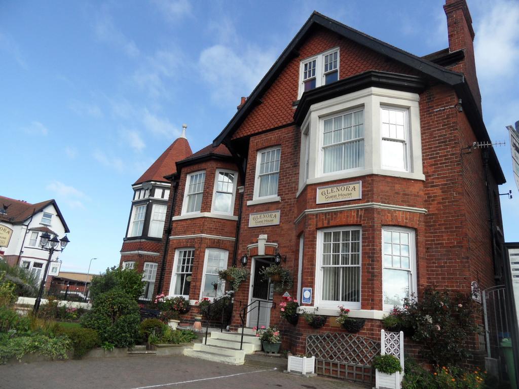 Glenora Guest House ウィットビー エクステリア 写真