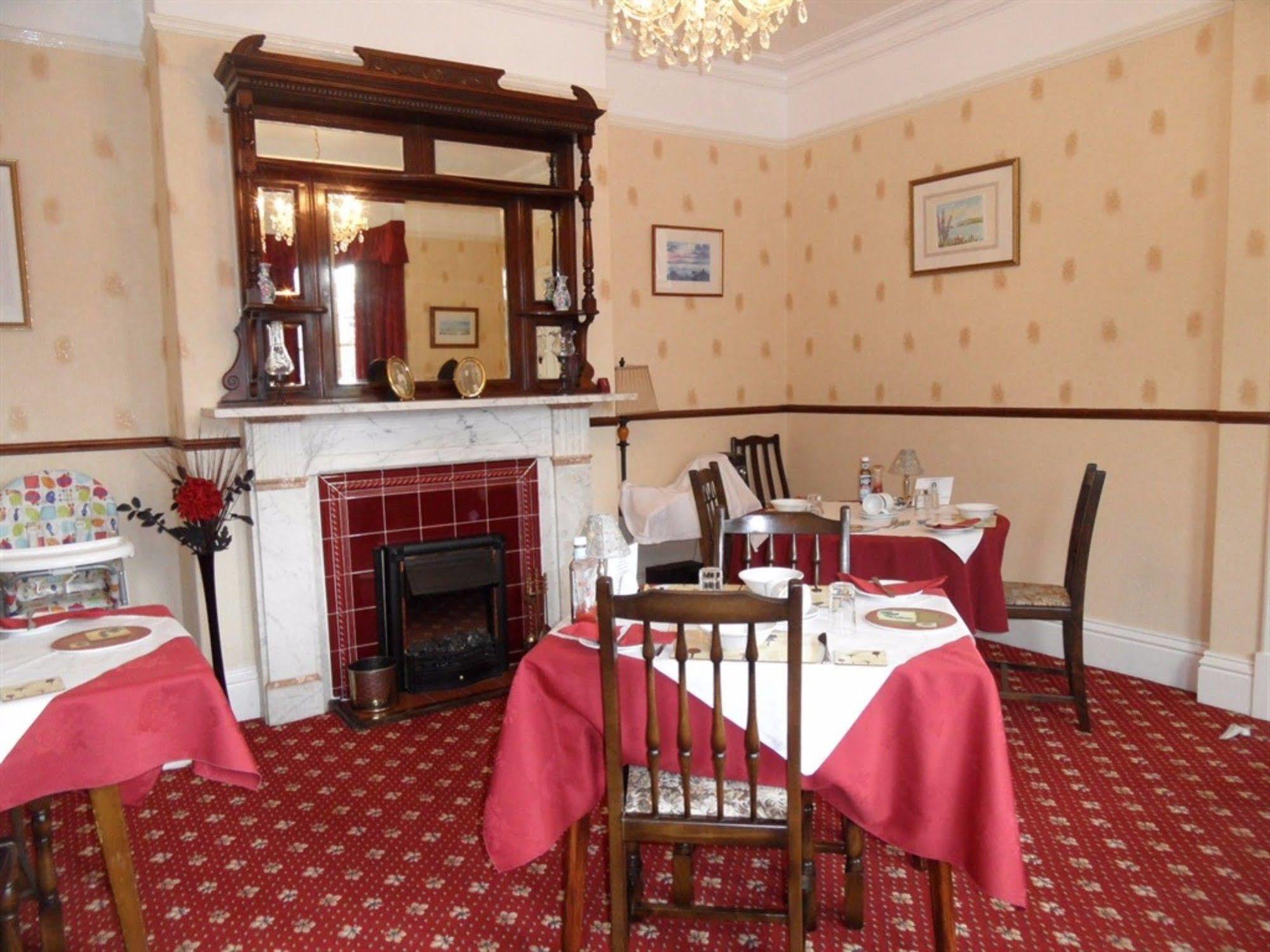 Glenora Guest House ウィットビー エクステリア 写真