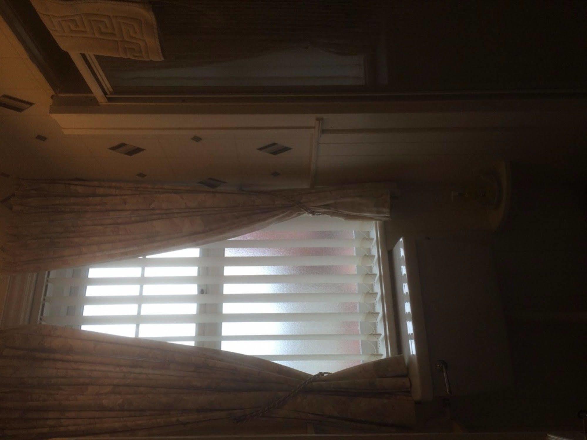 Glenora Guest House ウィットビー エクステリア 写真